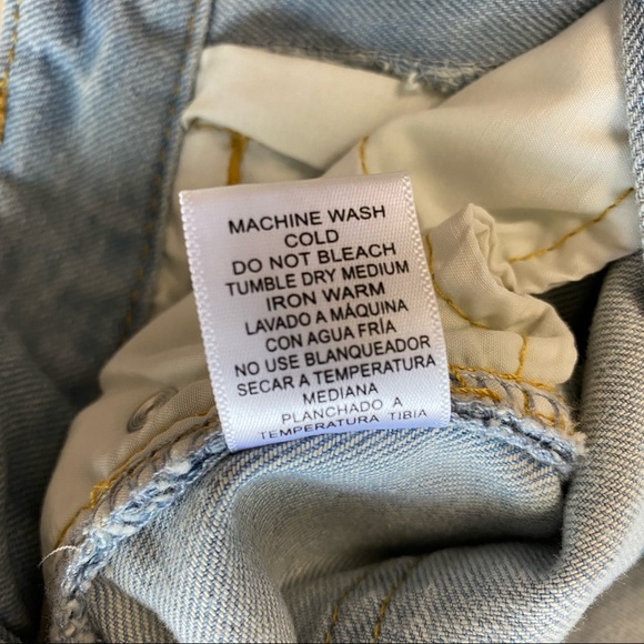 Love Tree Denim Light Wash Summer Vacation Casual Chic Cuffed Hem Short - Picture 4 of 6